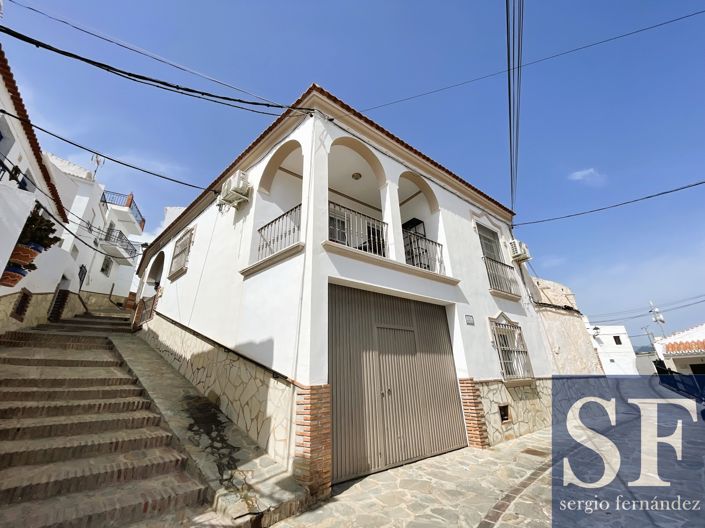 Image No.1-3 Bed Townhouse for sale