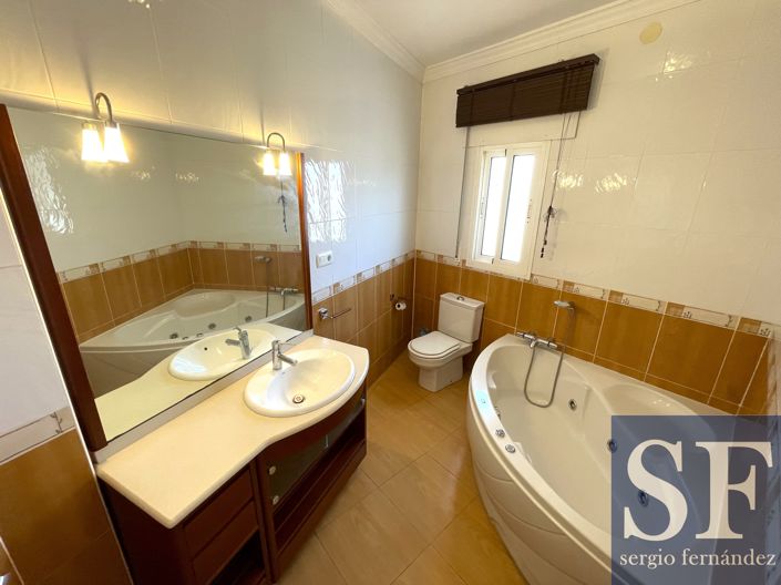 Image No.12-3 Bed Apartment for sale