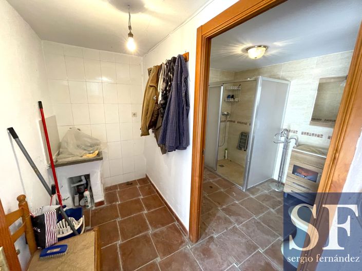 Image No.11-2 Bed Townhouse for sale