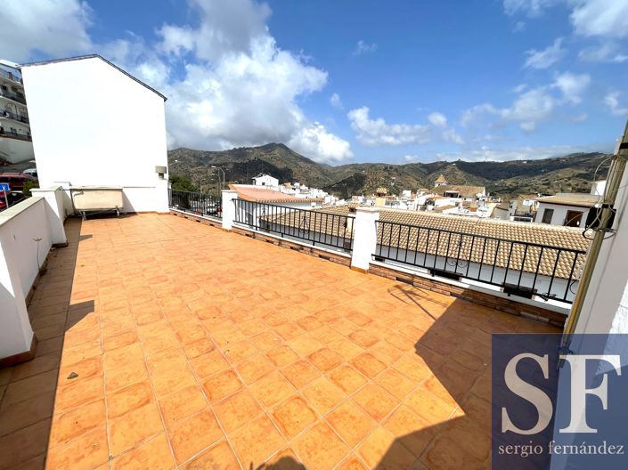 Image No.16-5 Bed Townhouse for sale