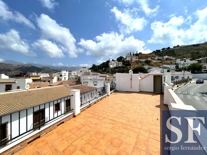 Image No.18-5 Bed Townhouse for sale