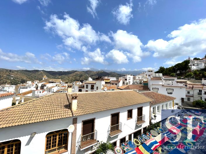 Image No.19-5 Bed Townhouse for sale