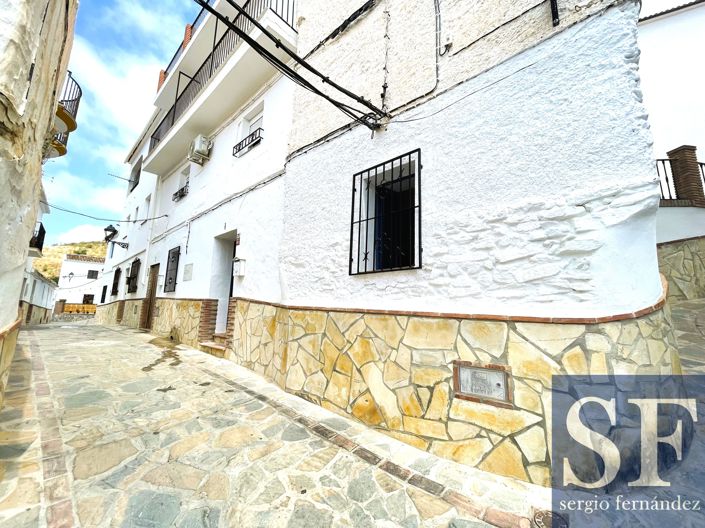 Image No.1-3 Bed Townhouse for sale