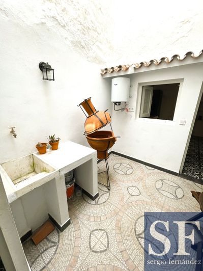 Image No.15-3 Bed Townhouse for sale