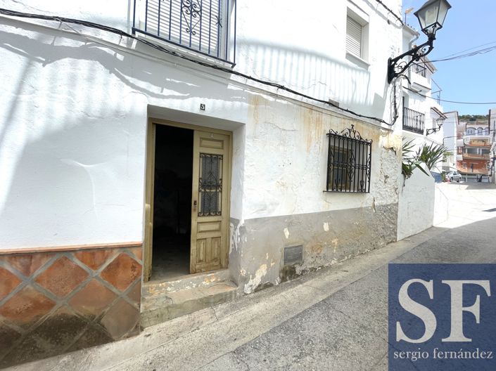 Image No.1-1 Bed Townhouse for sale