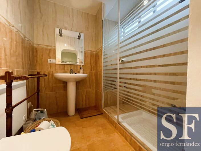 Image No.12-5 Bed Townhouse for sale