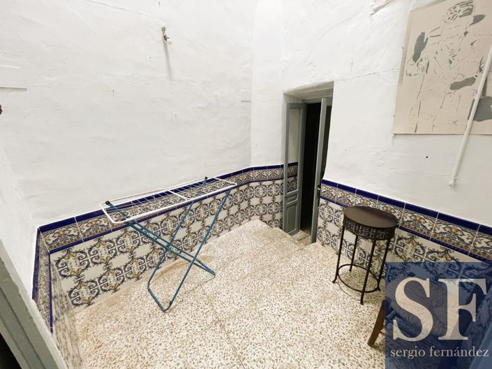 Image No.17-5 Bed Townhouse for sale