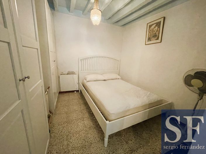 Image No.9-5 Bed Townhouse for sale