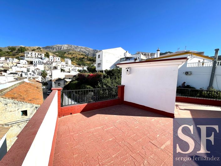 Image No.15-2 Bed Townhouse for sale