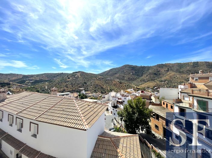 Image No.19-5 Bed Townhouse for sale