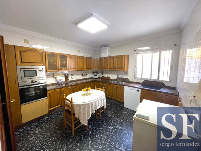 Image No.5-5 Bed Townhouse for sale