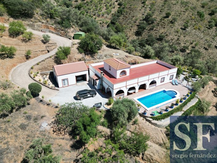 Image No.1-4 Bed Villa for sale