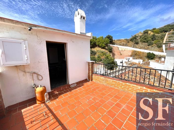 Image No.12-3 Bed Townhouse for sale