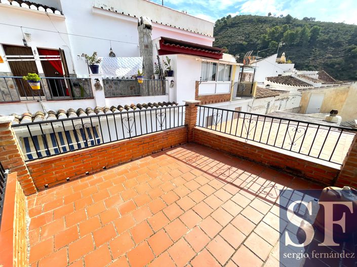 Image No.13-3 Bed Townhouse for sale