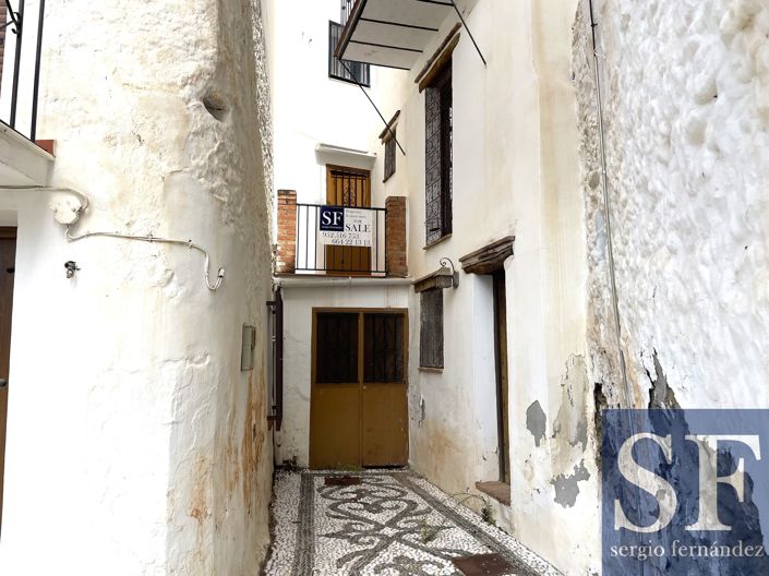 Image No.14-3 Bed Townhouse for sale