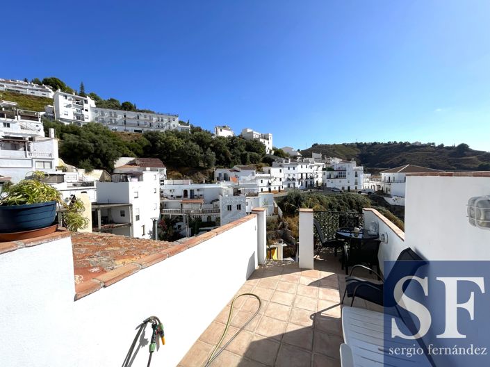 Image No.15-3 Bed Townhouse for sale