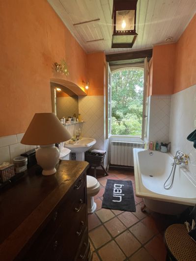 Image No.31-4 Bed House for sale