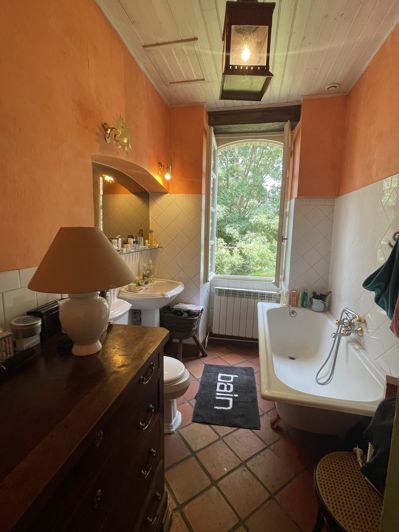 Image No.37-4 Bed House for sale