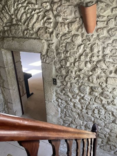 Image No.28-5 Bed Property for sale