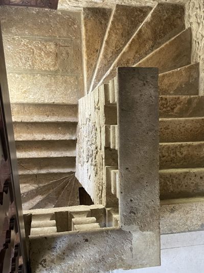 Image No.30-5 Bed Property for sale