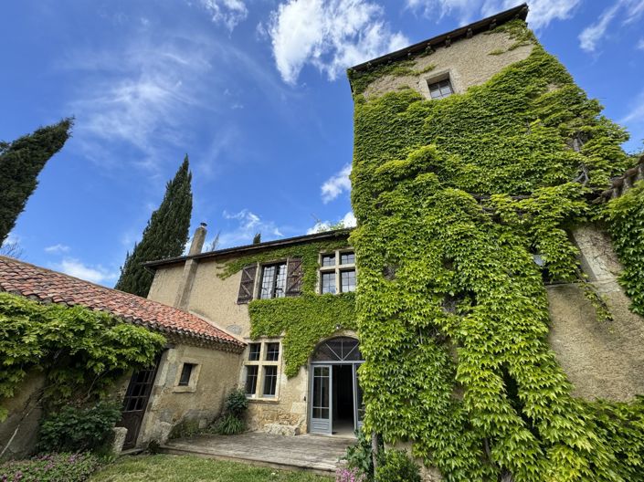 Image No.56-5 Bed Property for sale