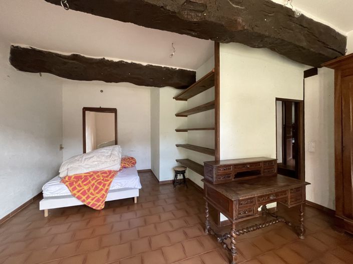 Image No.58-5 Bed Property for sale