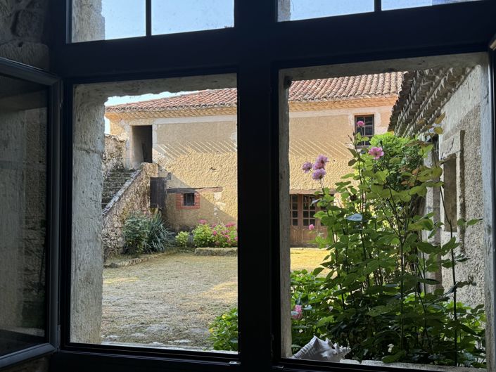 Image No.6-5 Bed Property for sale