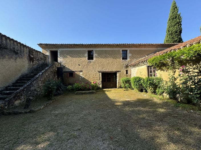 Image No.8-5 Bed Property for sale