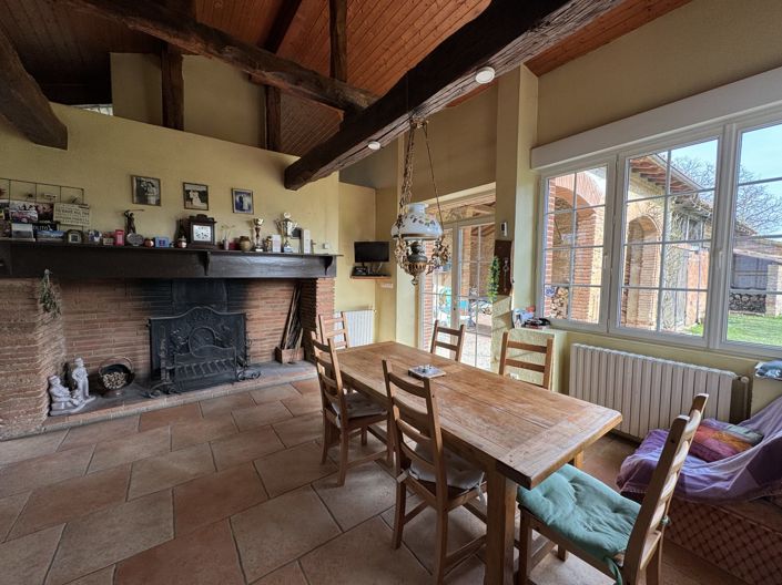 Image No.10-6 Bed House for sale