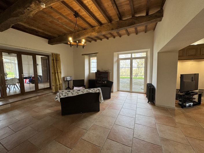 Image No.12-6 Bed House for sale