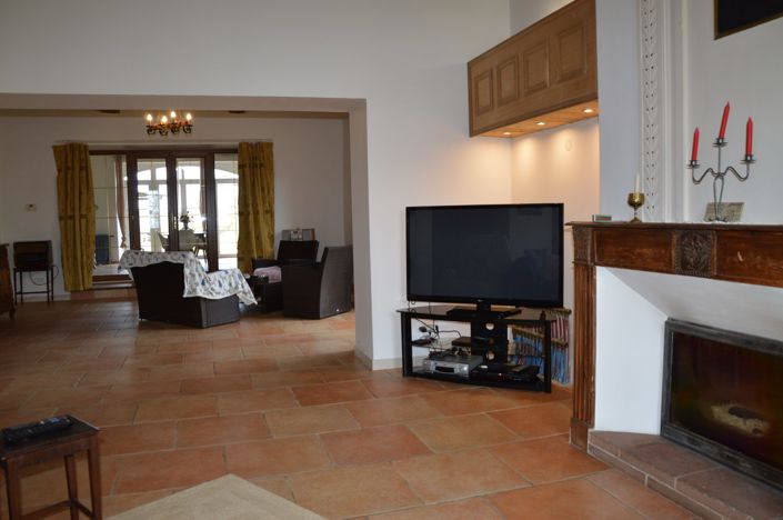 Image No.13-6 Bed House for sale