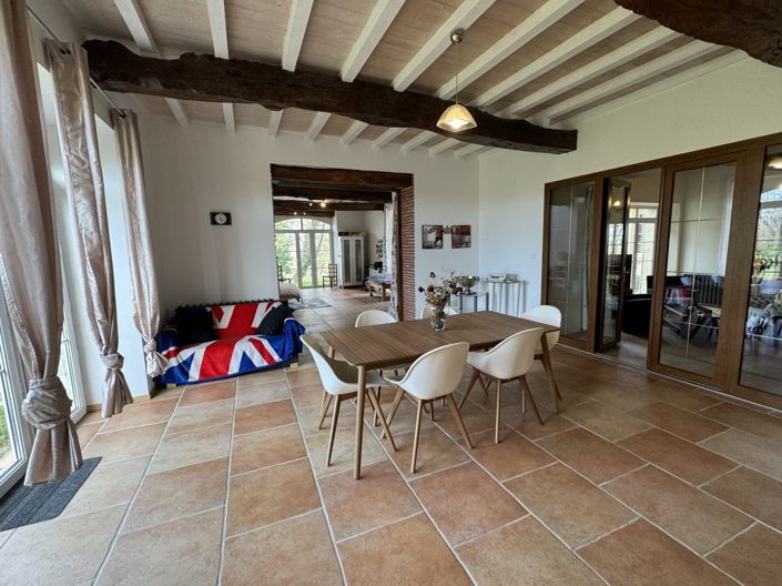 Image No.19-6 Bed House for sale