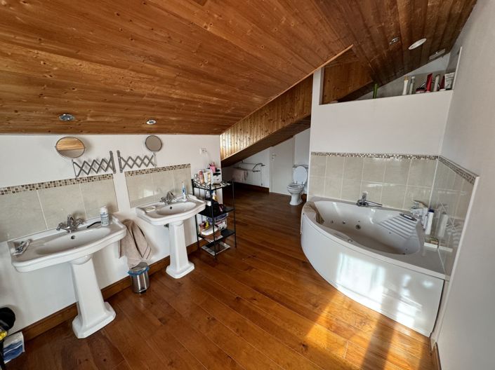 Image No.41-6 Bed House for sale