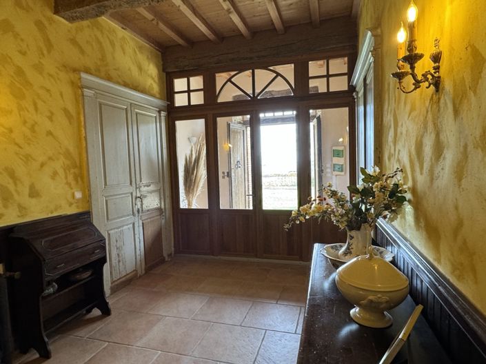 Image No.8-6 Bed House for sale