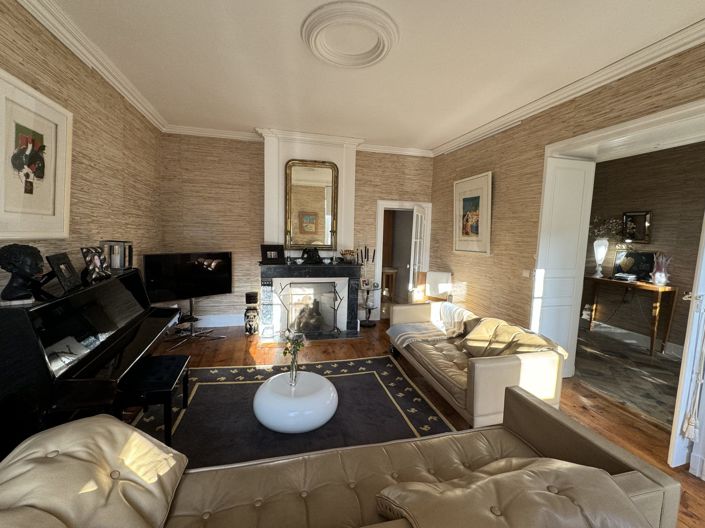 Image No.10-3 Bed House for sale