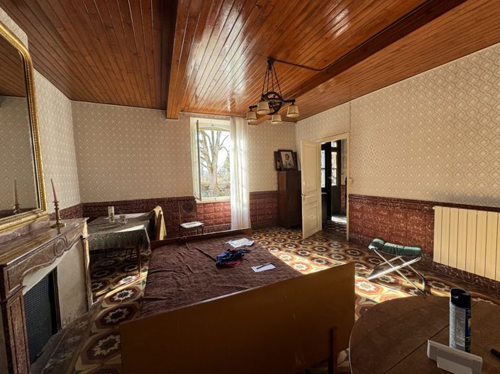 Image No.19-8 Bed House for sale