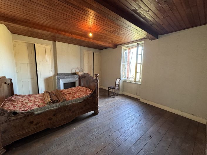 Image No.28-8 Bed House for sale