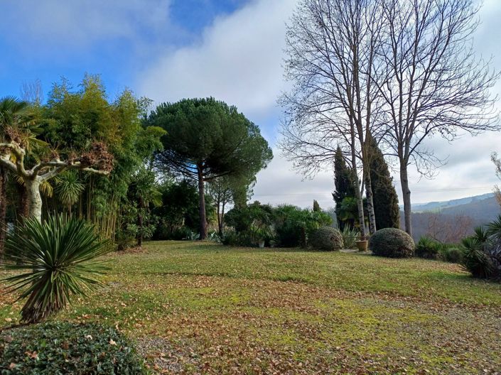 Image No.6-5 Bed House for sale