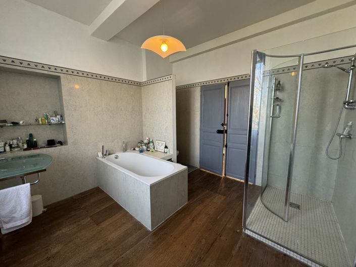 Image No.30-5 Bed House for sale