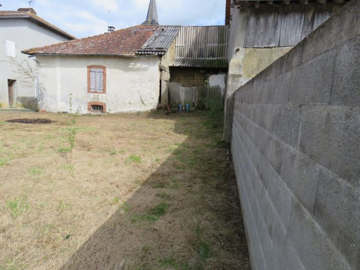 Image No.10-3 Bed House for sale