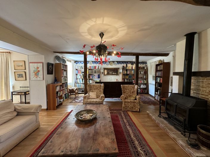 Image No.18-4 Bed House for sale