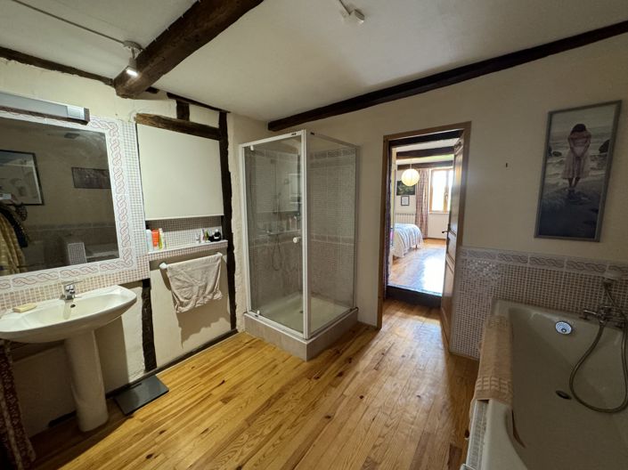 Image No.23-4 Bed House for sale