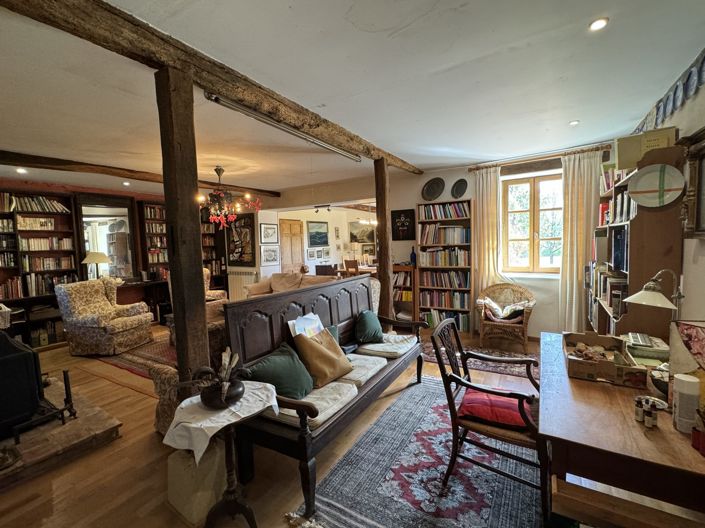 Image No.8-4 Bed House for sale