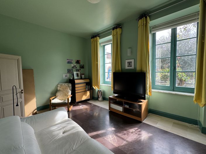 Image No.17-9 Bed House for sale