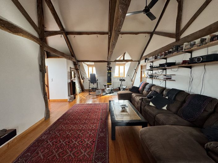 Image No.25-9 Bed House for sale