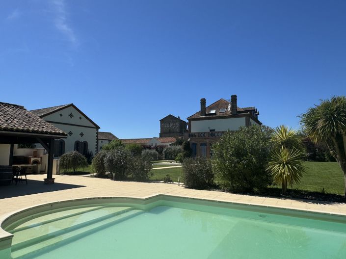 Image No.3-9 Bed House for sale