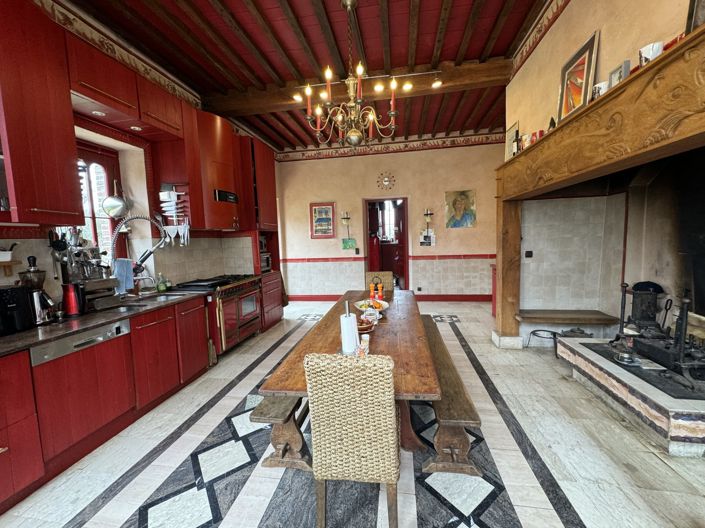 Image No.7-9 Bed House for sale