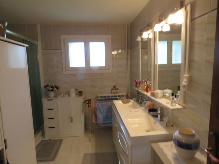 Image No.9-4 Bed House for sale