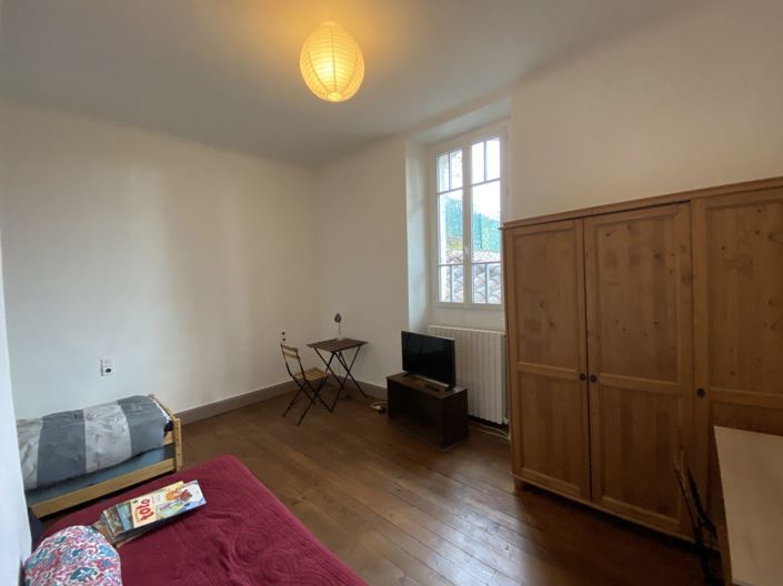 Image No.24-6 Bed House for sale