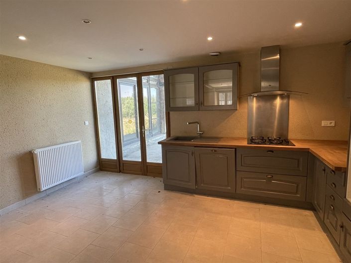 Image No.9-2 Bed House for sale